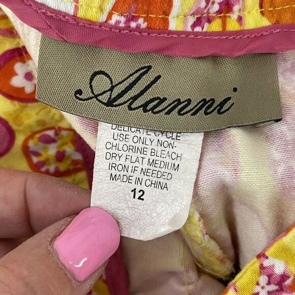 Alanni Capri Pants Flip Flop Pattern Yellow Pink Beach Mid Rise Womens Size 12 - Picture 6 of 7